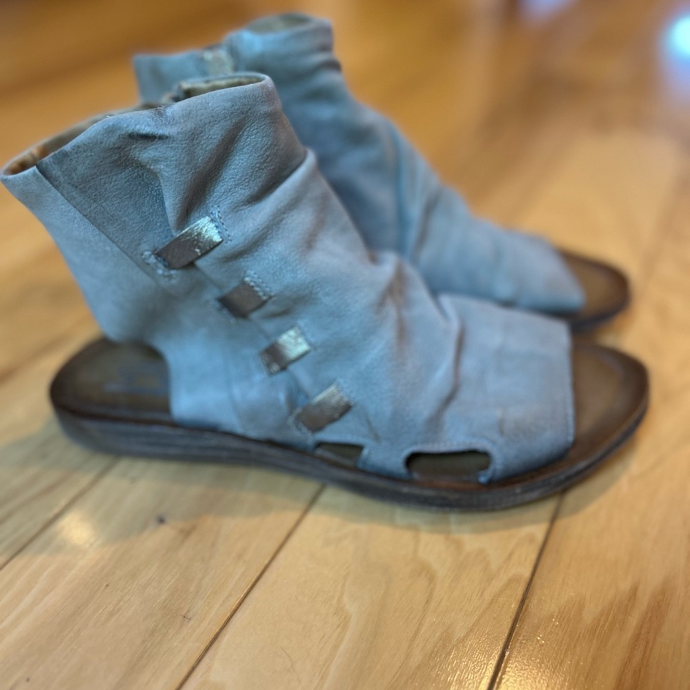 Miz Mooz Women's Leather High Ankle Tan Sandals - Picture 4 of 16
